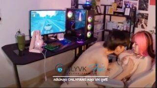 คลิปหลุดใหม่ irenkampong1 น้องไอริน กำลังเล่นเกม จับแหกหีเลียผัวก็เงี่ยนสุดๆน้องไอรินก็สู้ไม่มีถอย ก่อนจะยัดควยเข้าไปแล้วซอยยิกๆ 